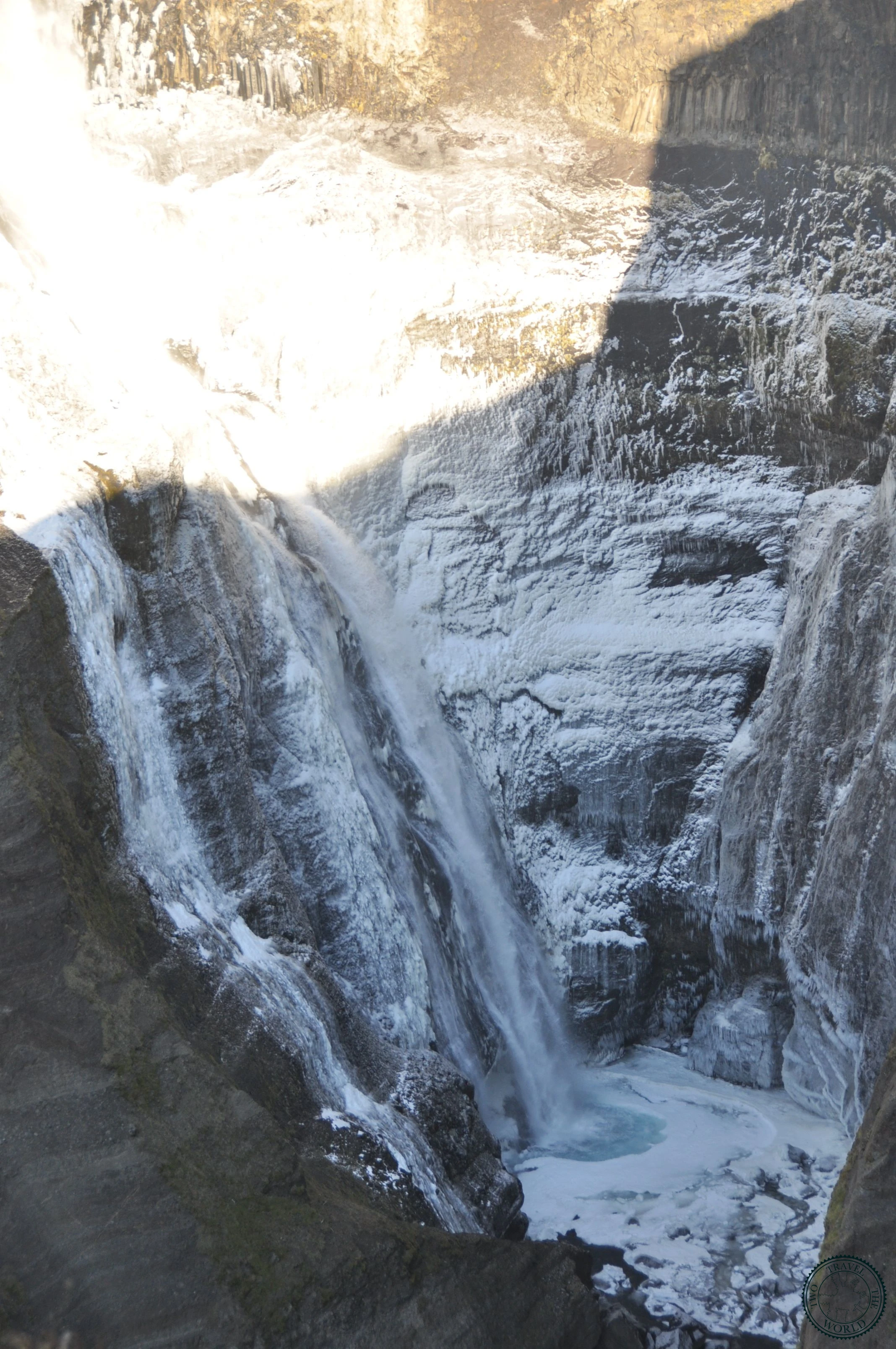 The volcanic highland plateau on the approach to Háifoss