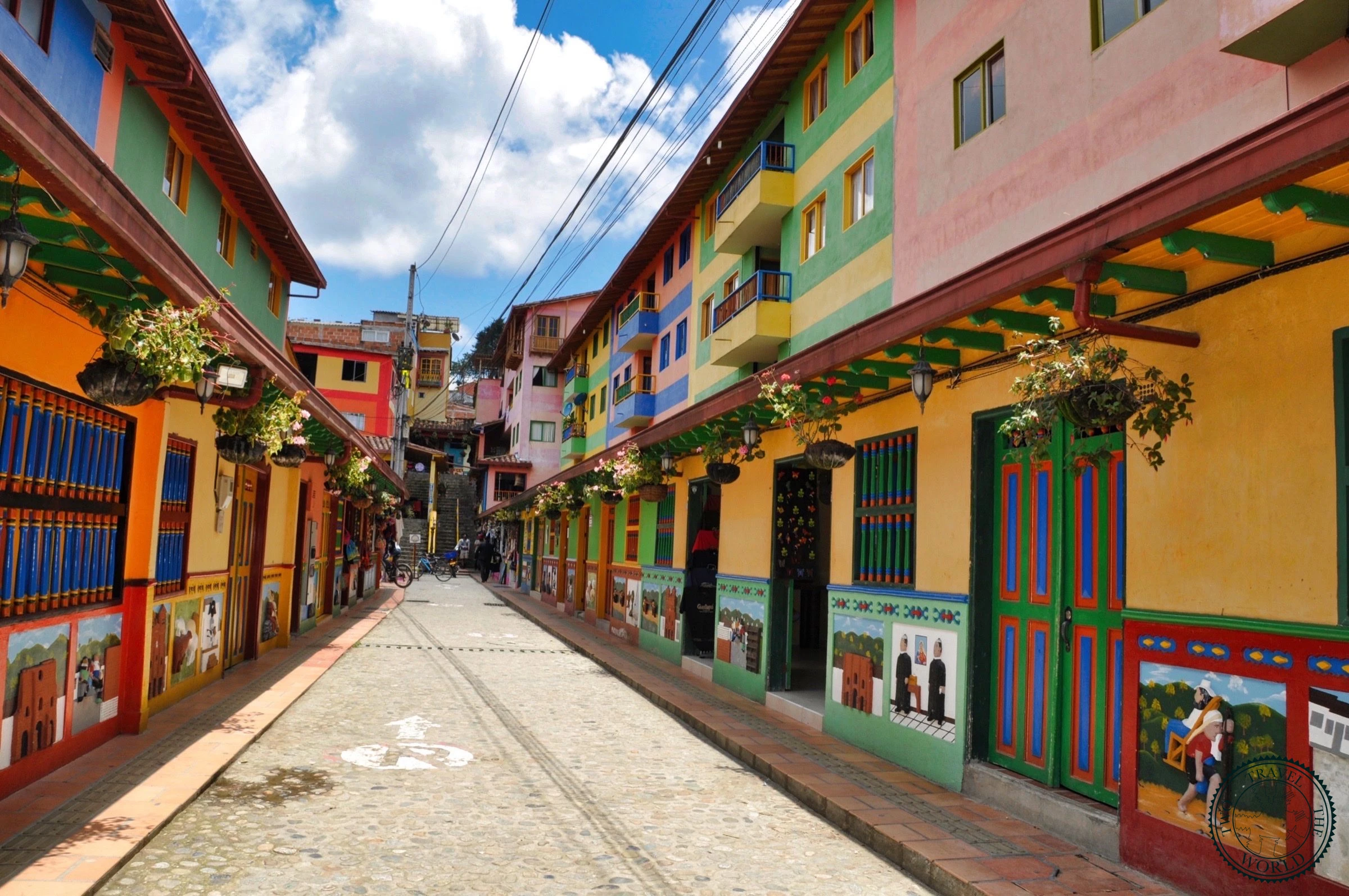 Guatapé and La Piedra: Epic Day Trip from Medellin