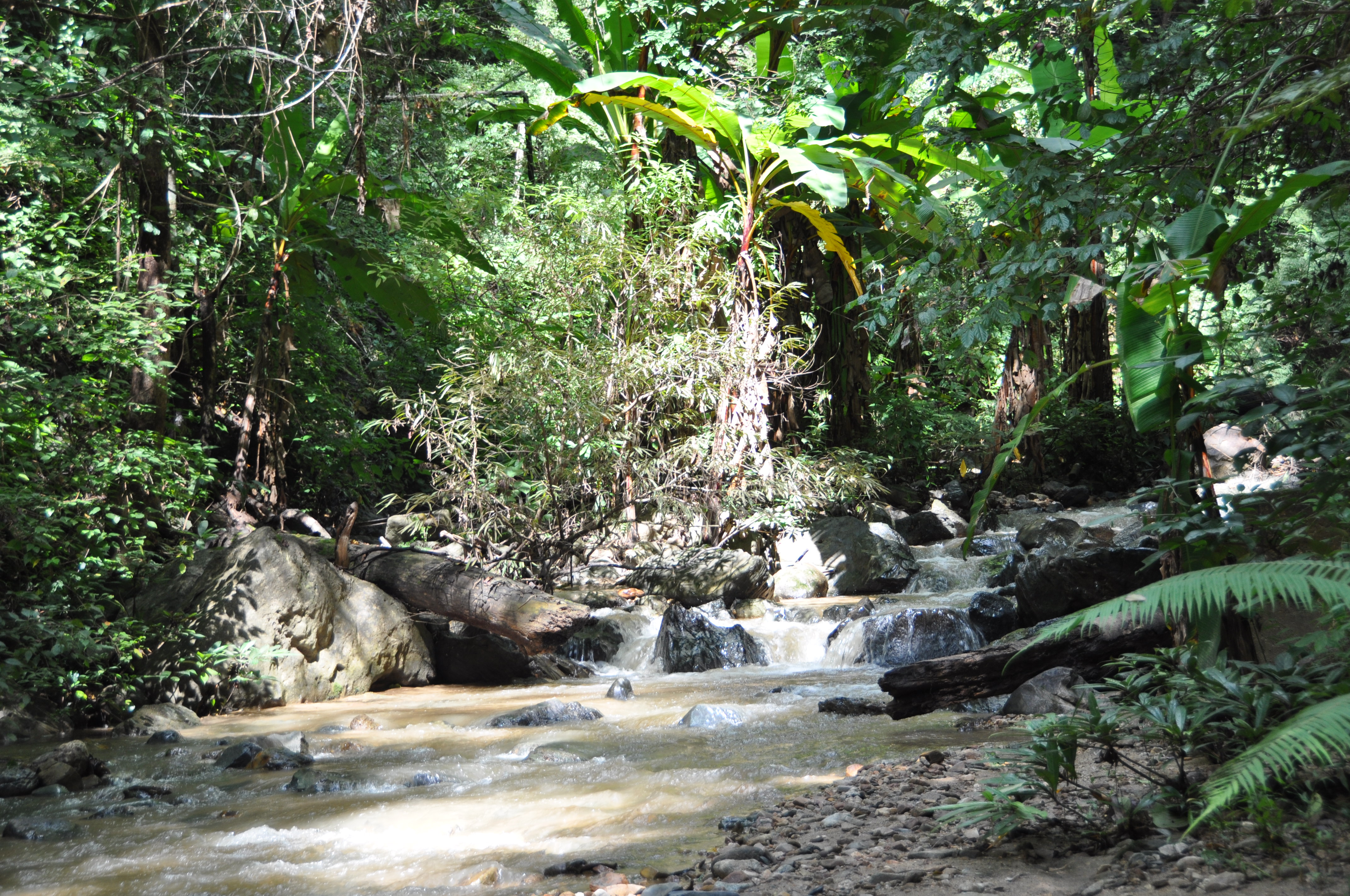 twotraveltheworld-Cascade de MaeYen