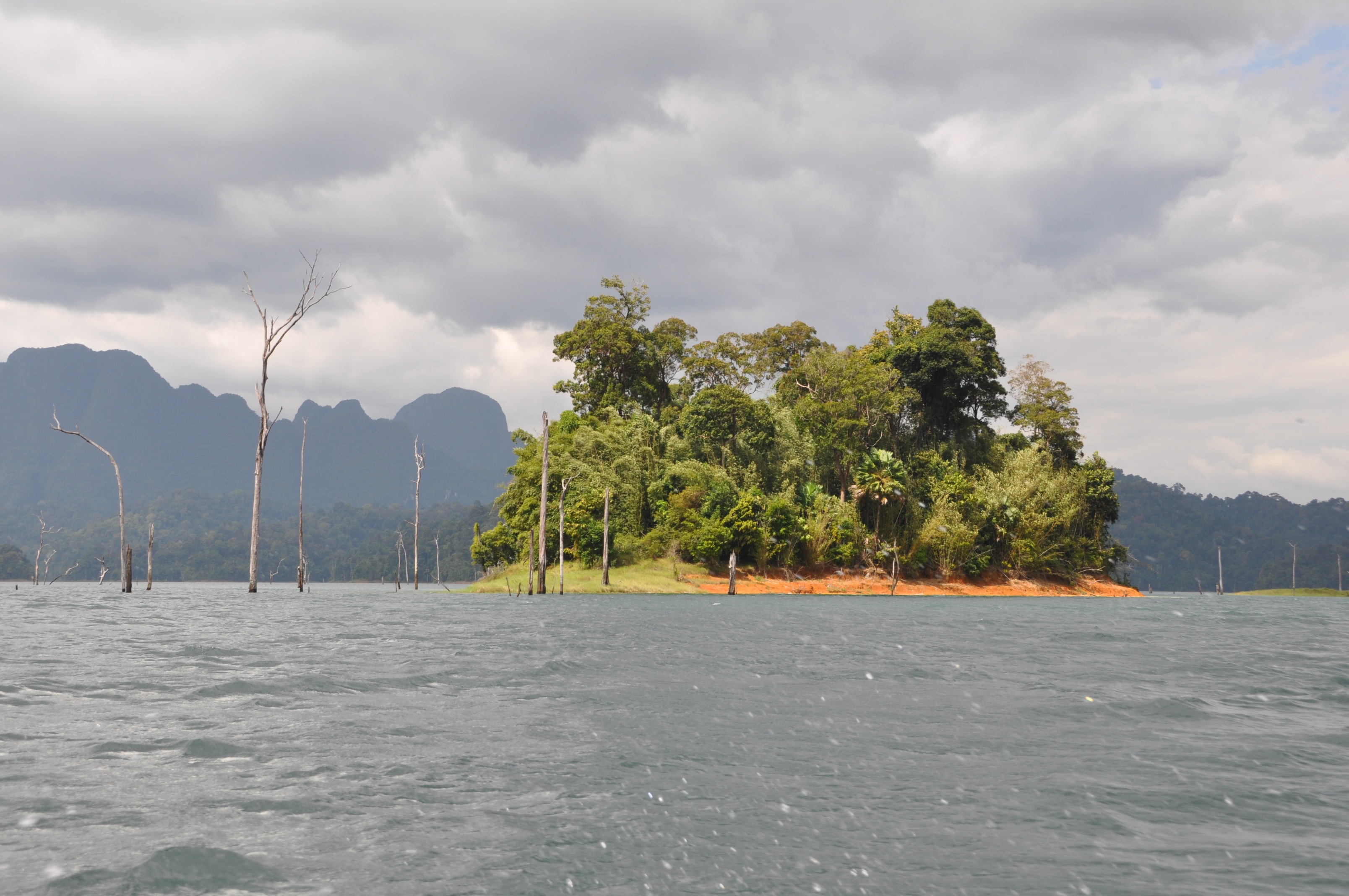 twotraveltheworld-Kha Sok Lake