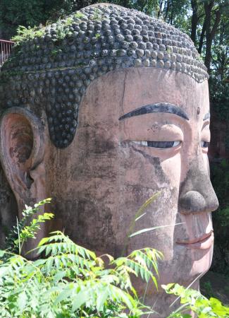 Two Travel The World - The Leshan Grand Buddha