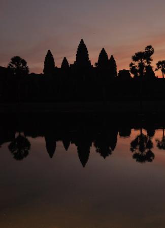 Two Travel The World - The Grand Circuit Angkor